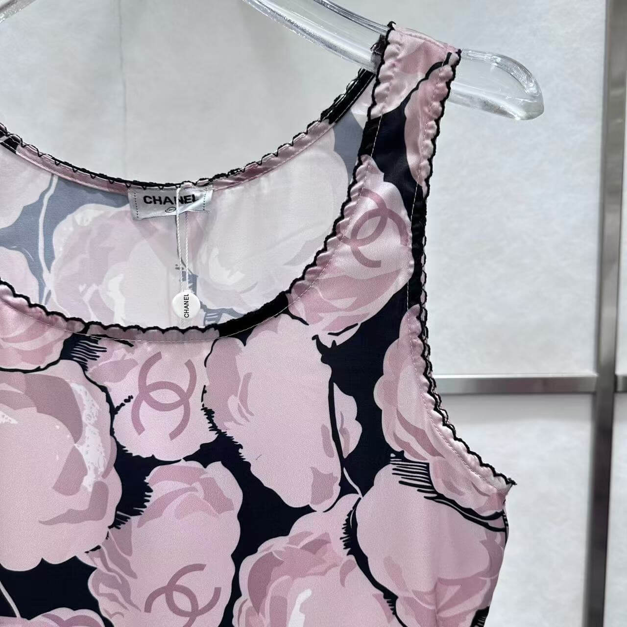 Camellia Print Lace Trim Vest