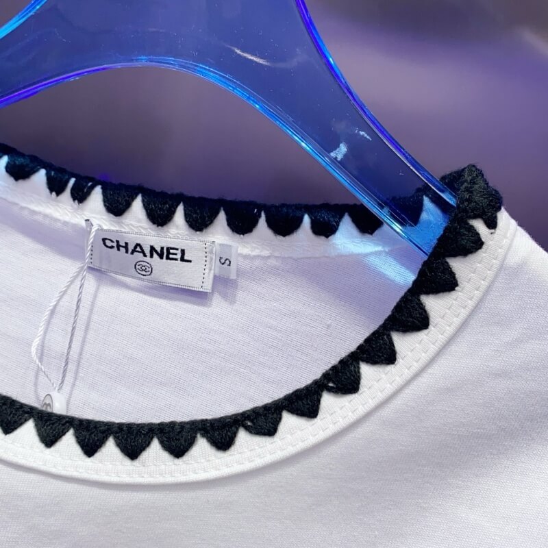 Fashionable Letter Metal-Embellished T-Shirt