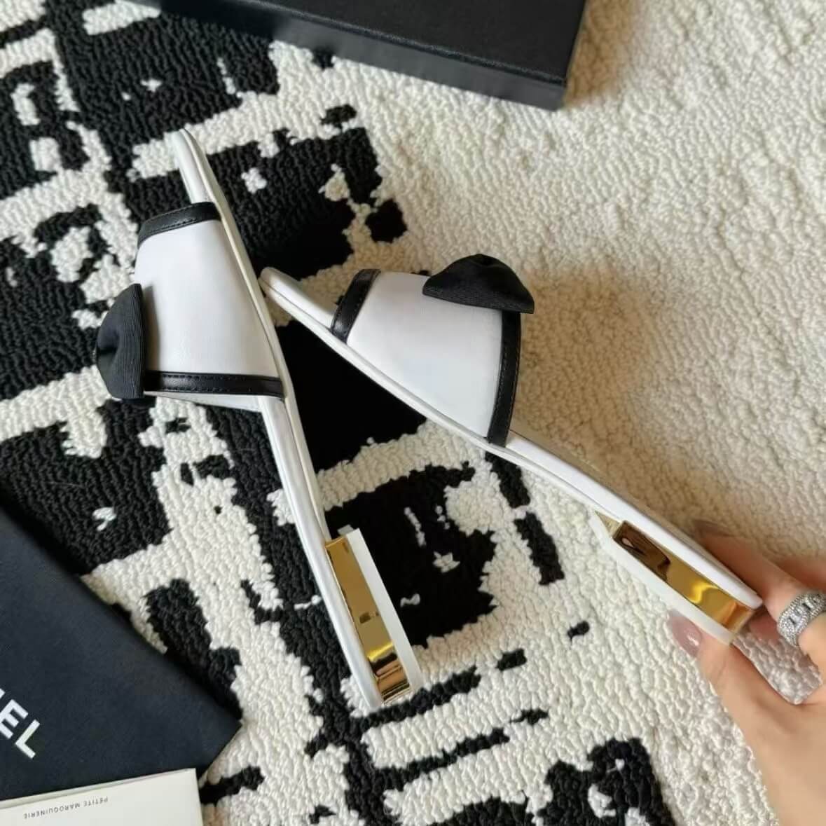 Classic Elegant White Bow-Embellished Sandals