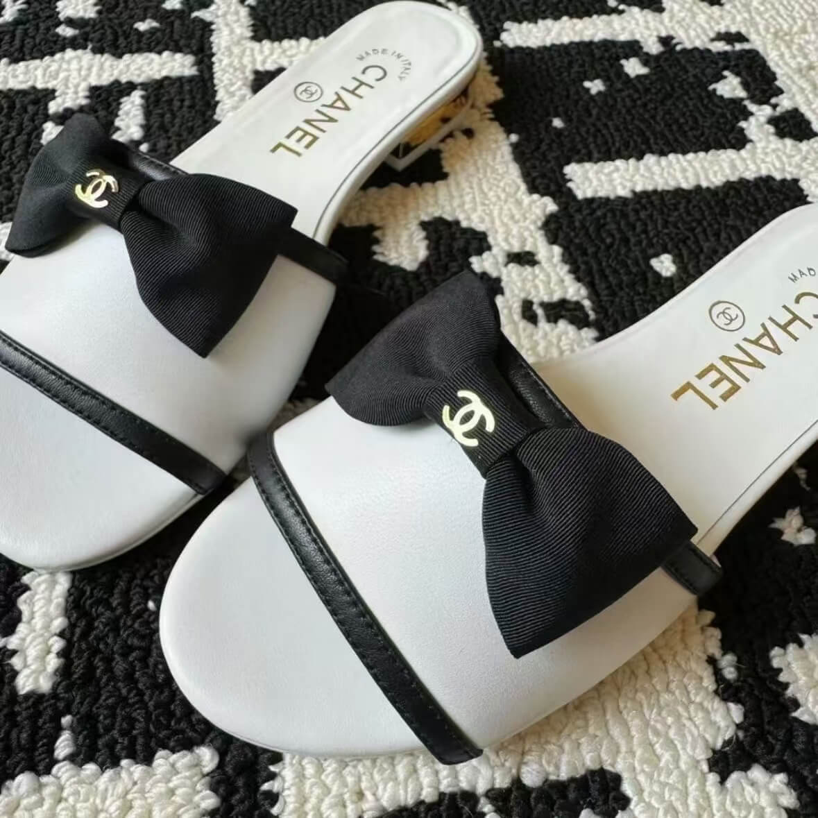 Classic Elegant White Bow-Embellished Sandals