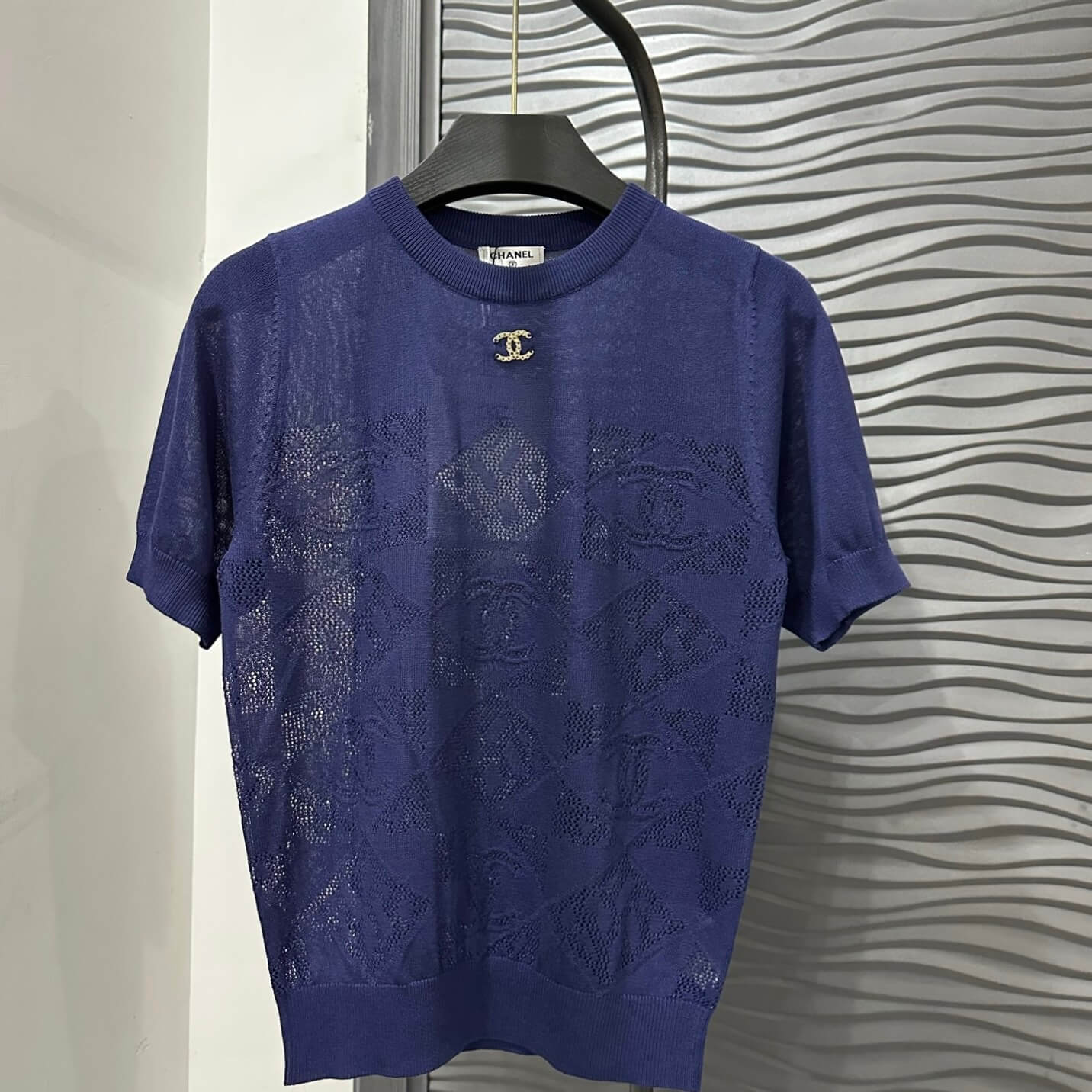 Versatile Diamond Pattern Round-Neck T-Shirt