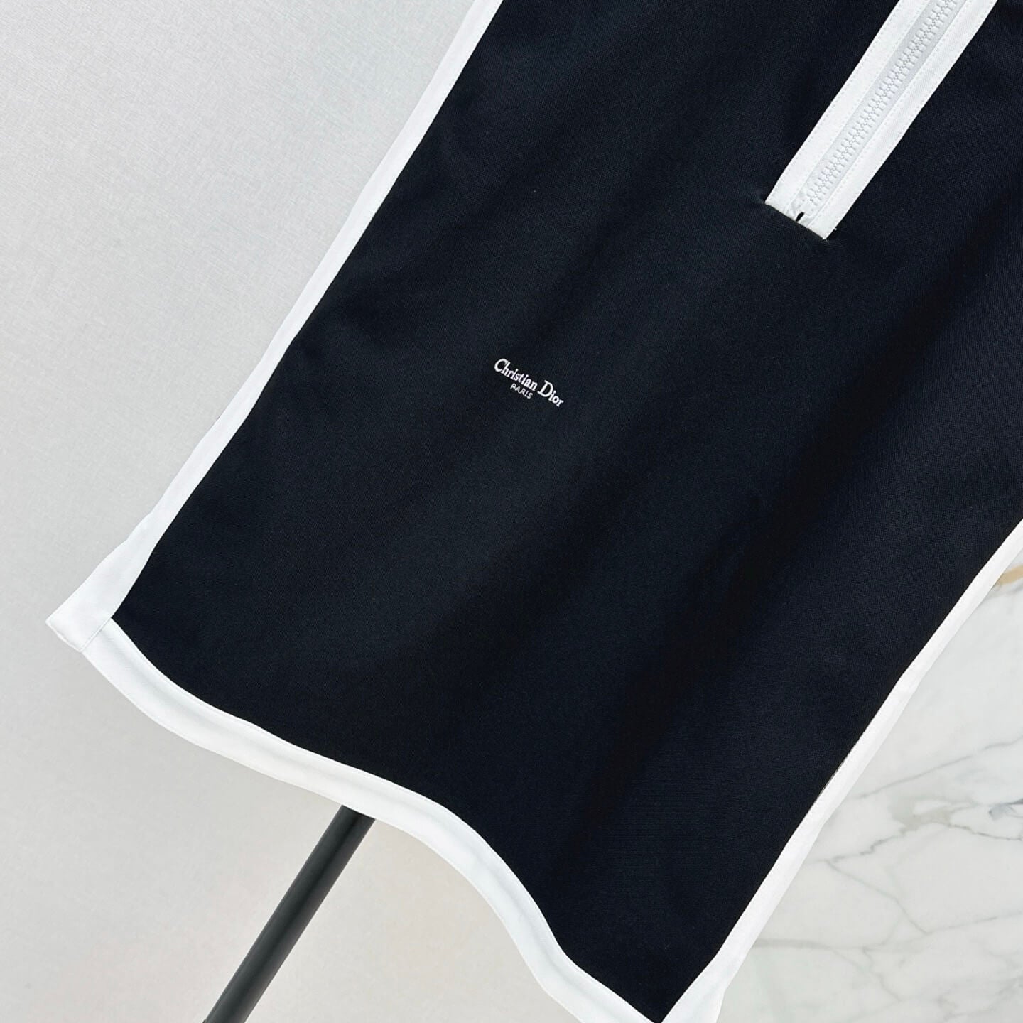 Contrast-Trim Sleeveless Sheath Dress
