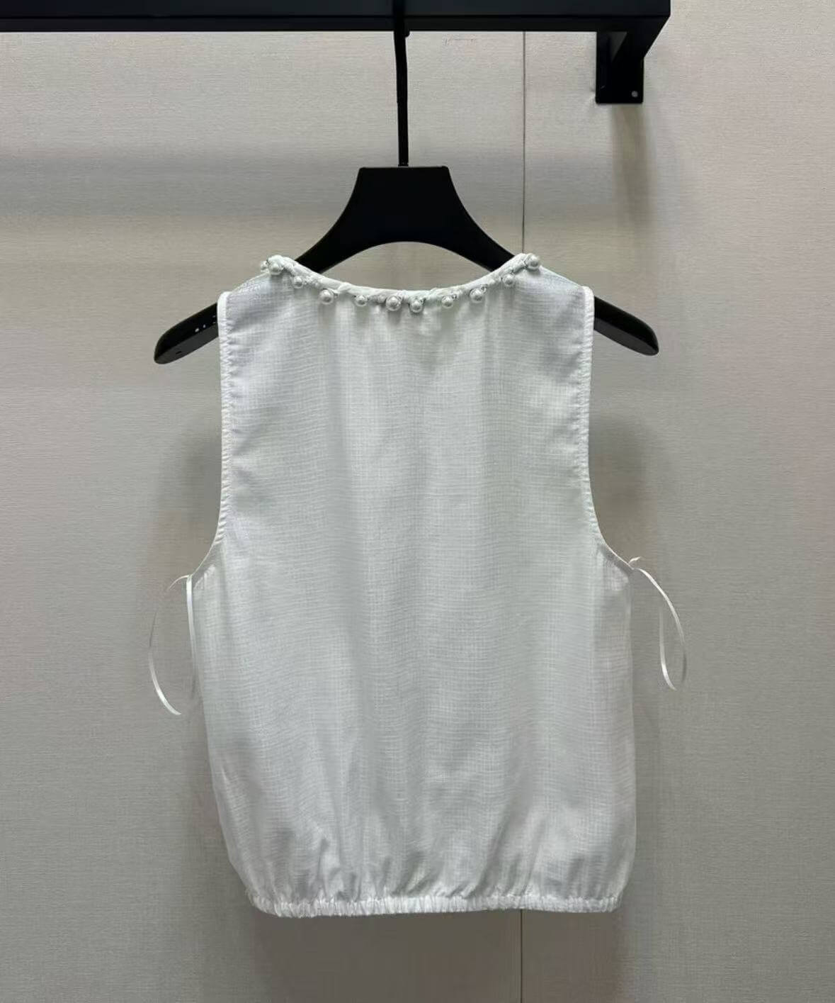 Classic Minimalist Pearl-Embellished Neckline Vest