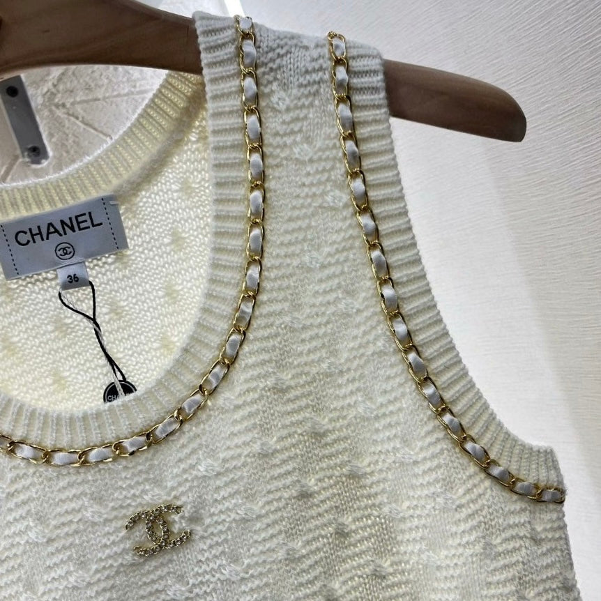 Ribbed Knit Sleeveless Top with Vintage Chain Edging