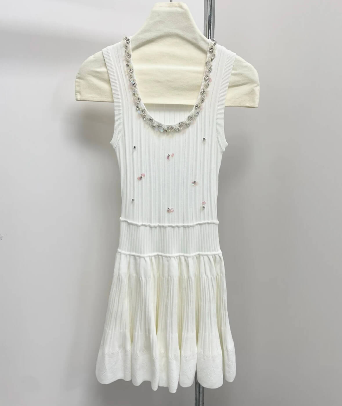 Elegant Sequined Round-Neck Knit Vest Dress