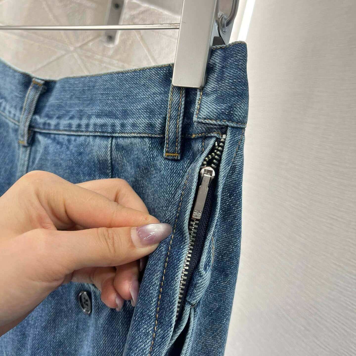 Leather Label Pleated Denim Pants
