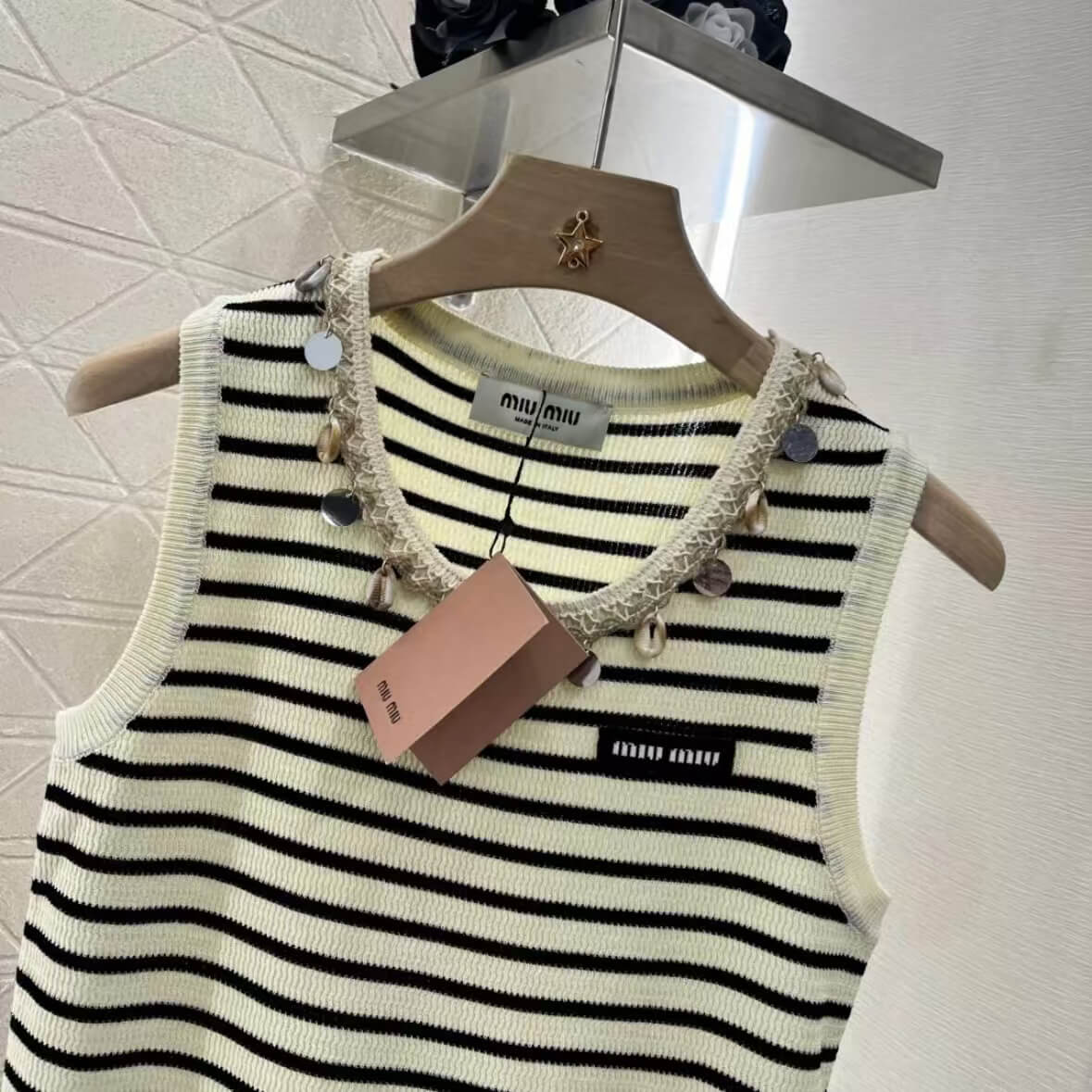 Trendy Pendant Neckline Knit Vest