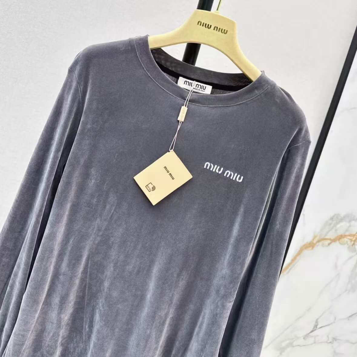 Minimalist Round Neck Velvet Base Layer Top