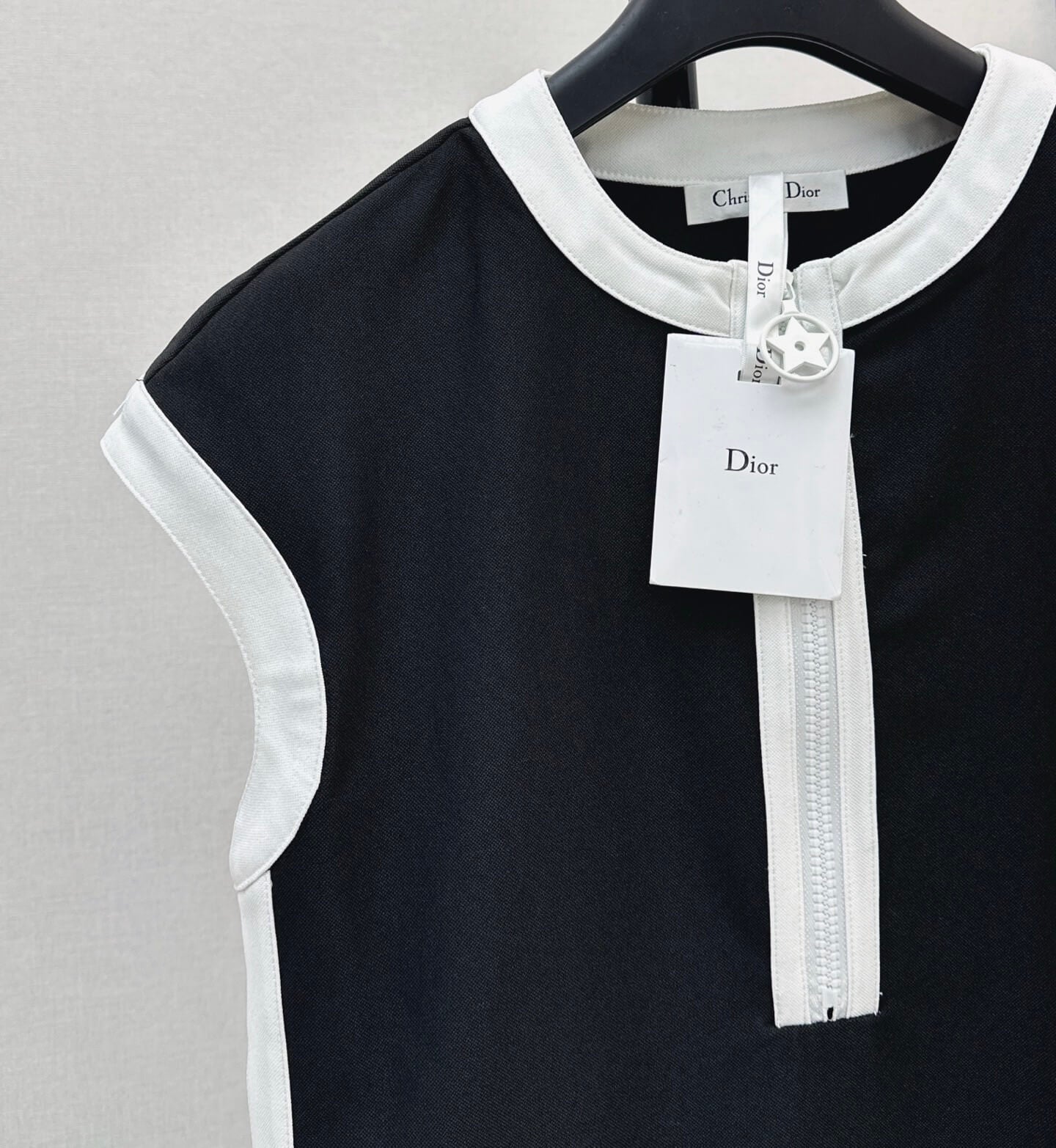 Contrast-Trim Sleeveless Sheath Dress