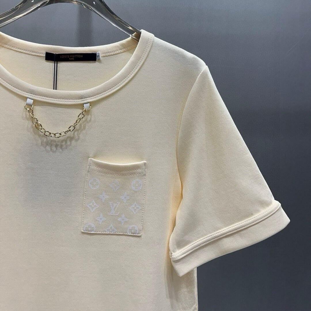 Chic Round-Neck Chain Detail T-Shirt