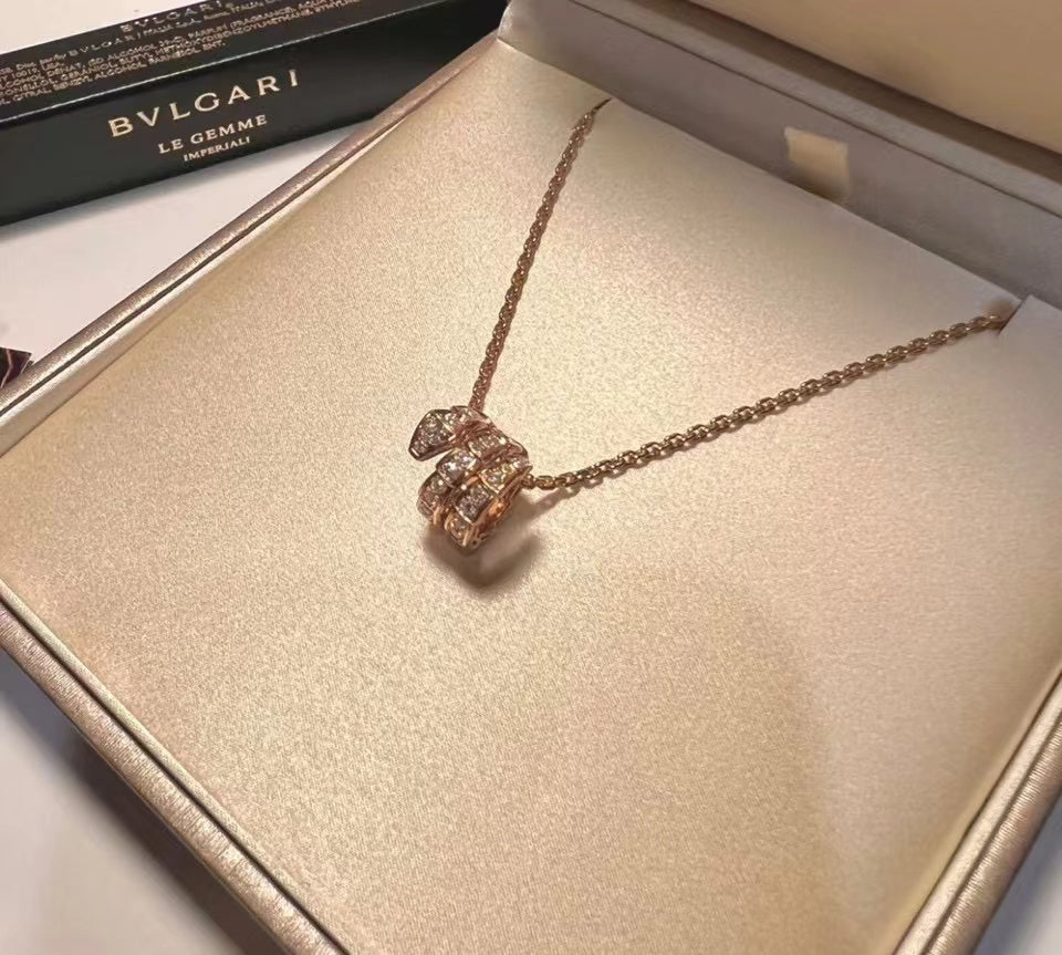 Snake-shaped Full Diamond Necklace