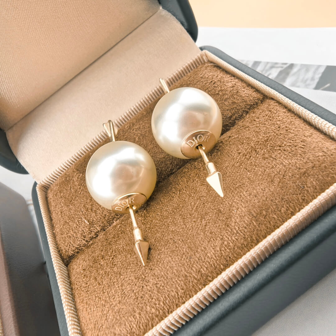 Minimalist Pearl Stud Earrings