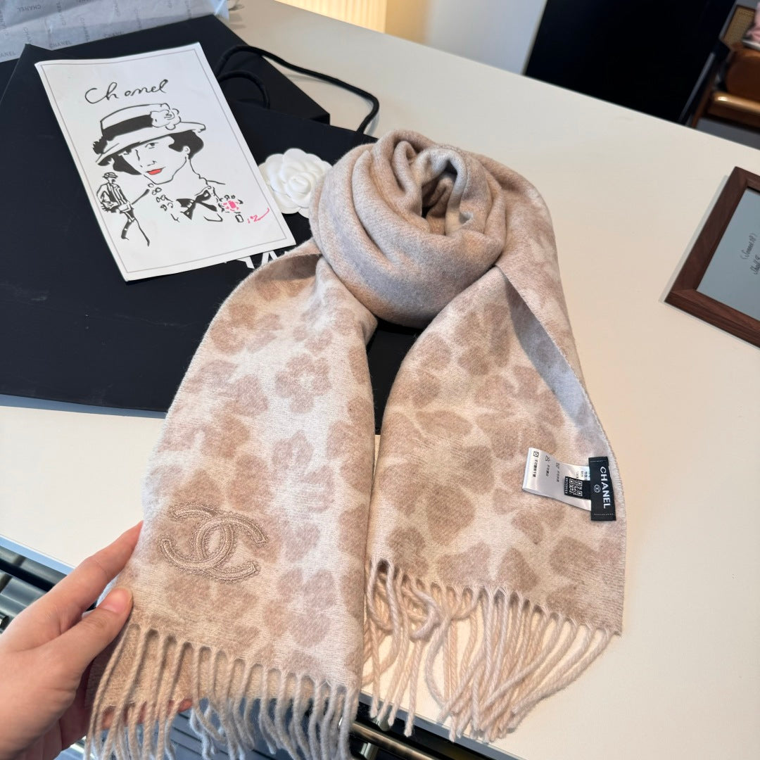 Flower Motif Tassel Scarf