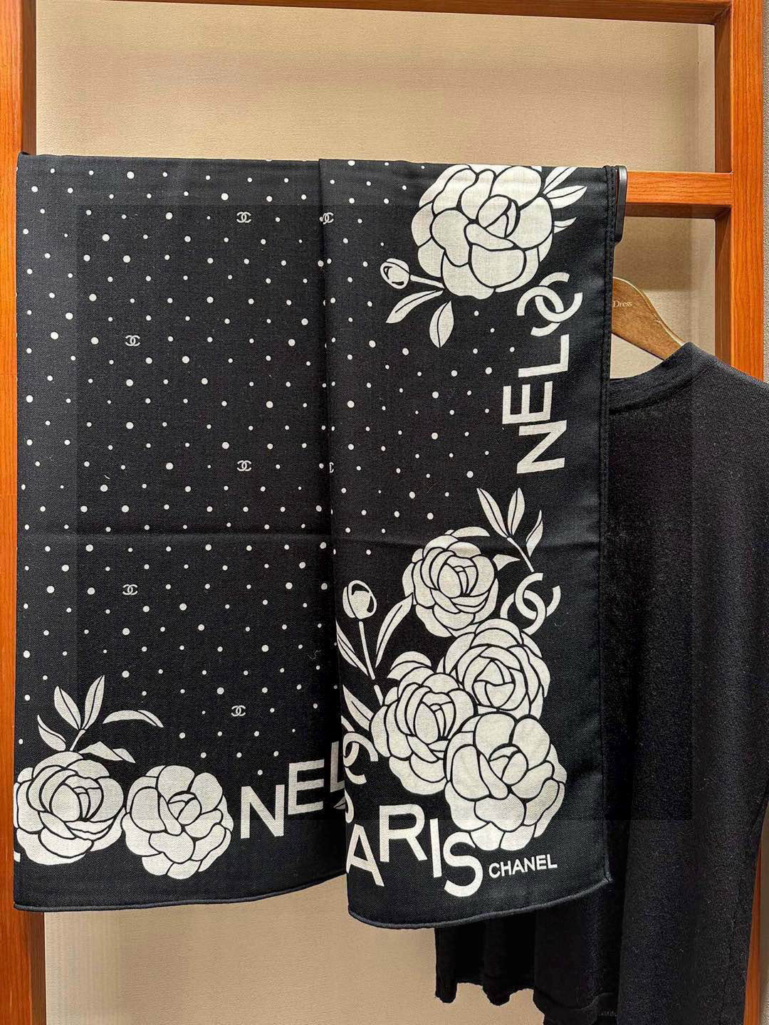Classic Dot & Blossom Edge Silky Scarf