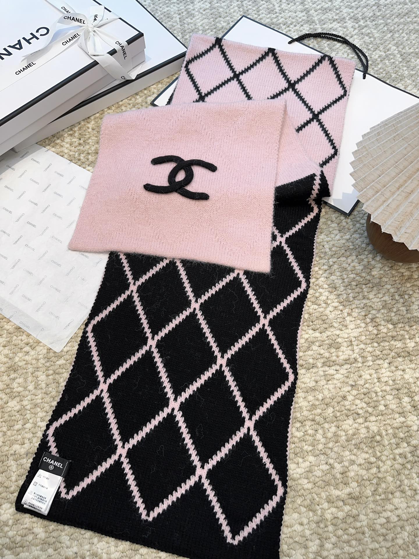 Classic Dual-Color Checkered Scarf