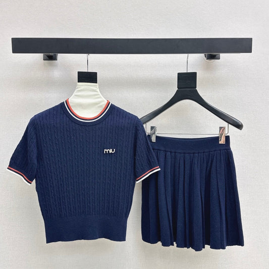 Versatile Preppy Set: Cropped Knit Top + Pleated Skirt