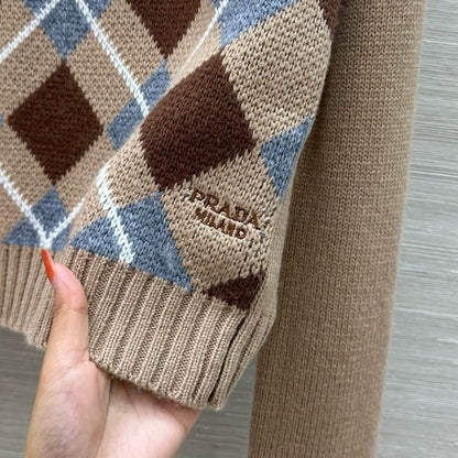 Classic Diamond Quilt Color-block Knit Long Sleeve