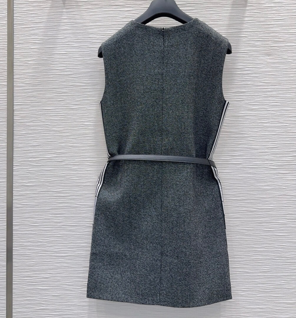 Classic Solid Color Side Lettering Slip Dress