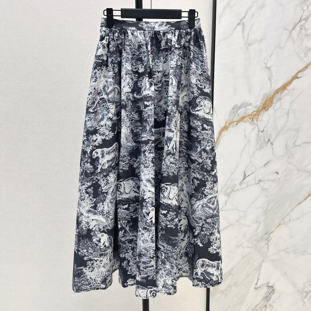 Minimalist Pleated Button-Up Midi Skirt