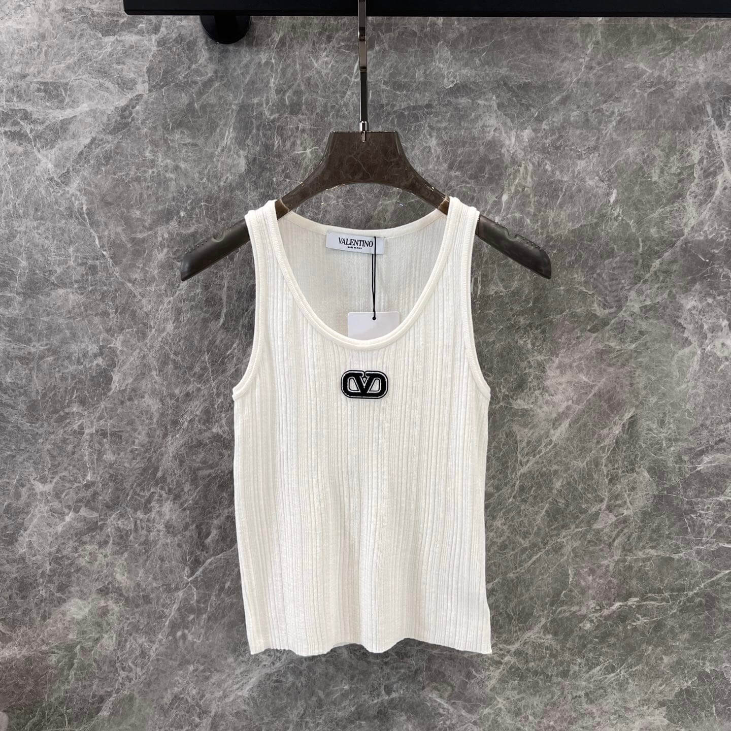 Minimalist 3D Letter-Printed U-Neck Vest