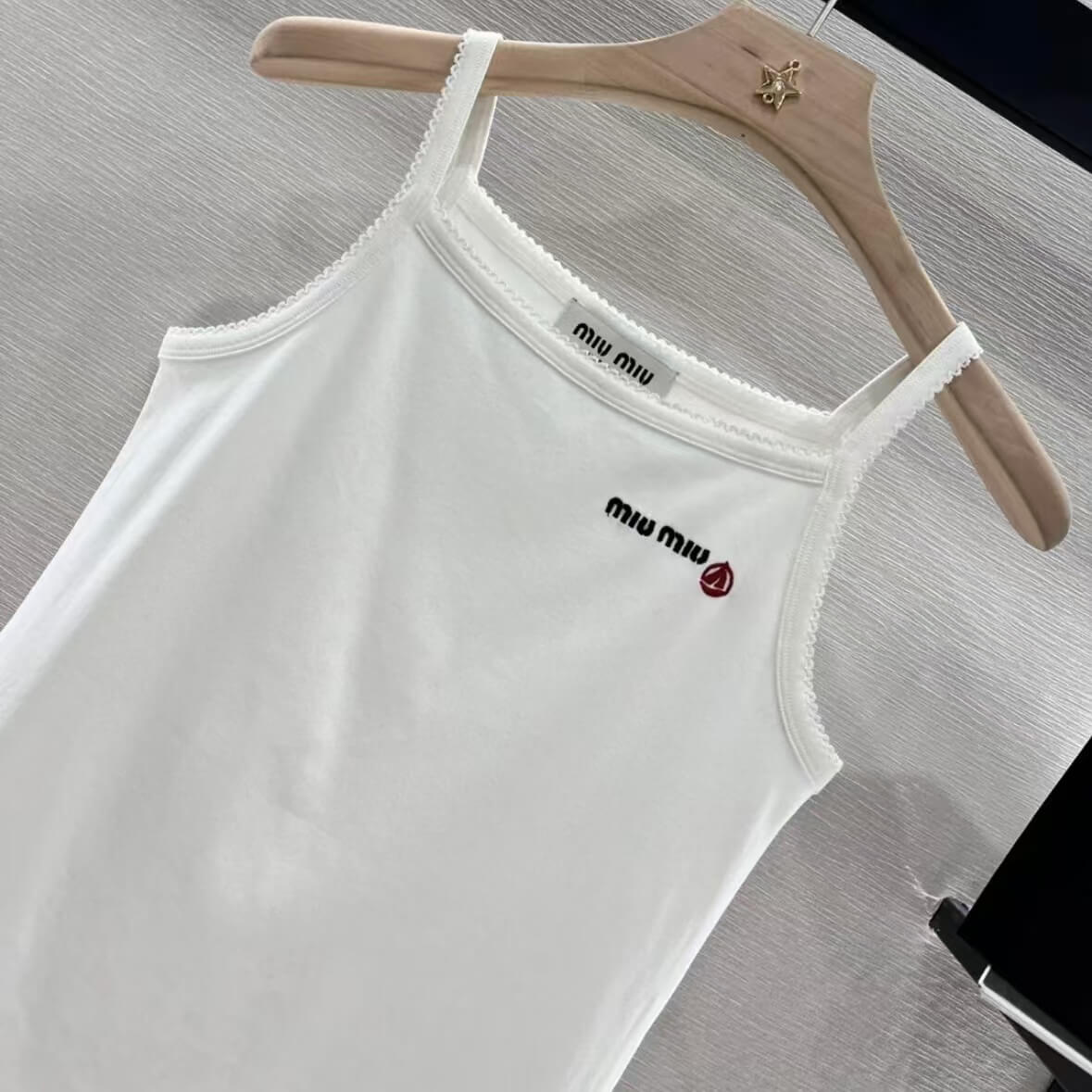 Simple Embroidered Sleeveless Vest
