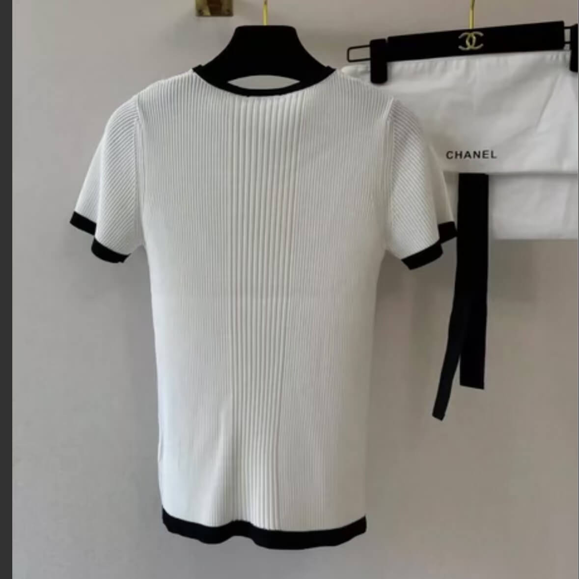 Classic 3D Lace Embroidered Knit Short Sleeve