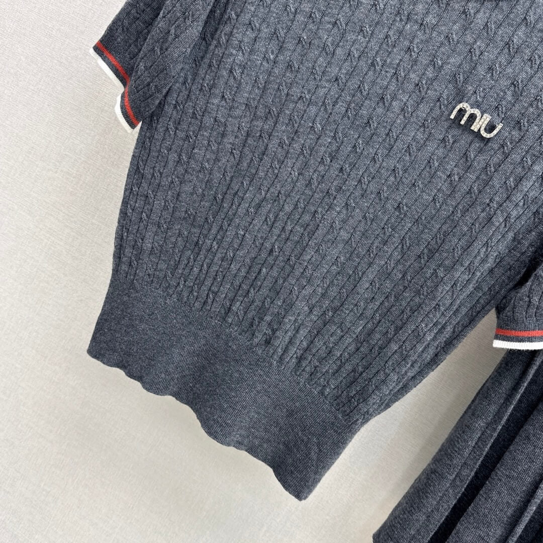 Versatile Preppy Set: Cropped Knit Top + Pleated Skirt
