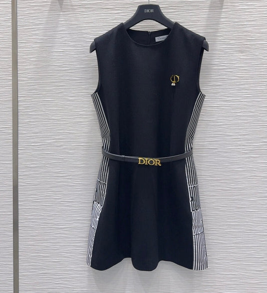 Classic Solid Color Side Lettering Slip Dress
