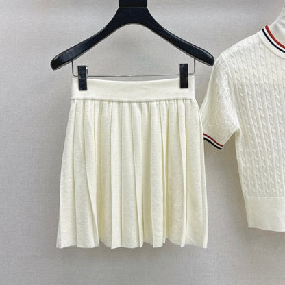 Versatile Preppy Set: Cropped Knit Top + Pleated Skirt