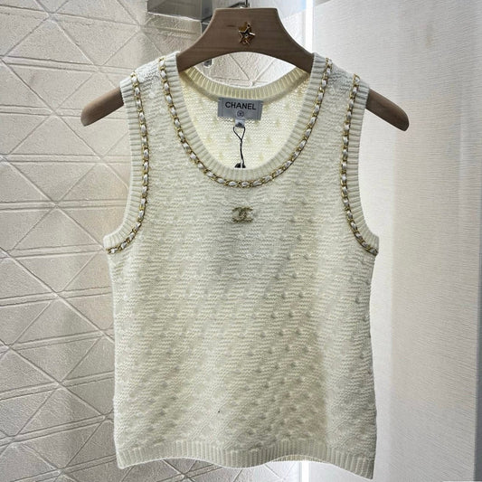 Ribbed Knit Sleeveless Top with Vintage Chain Edging