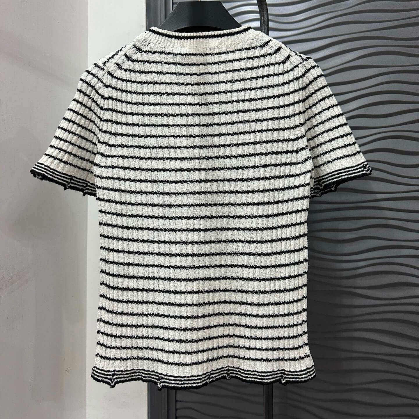 Striped Round-Neck Small Distressed Short Sleeve