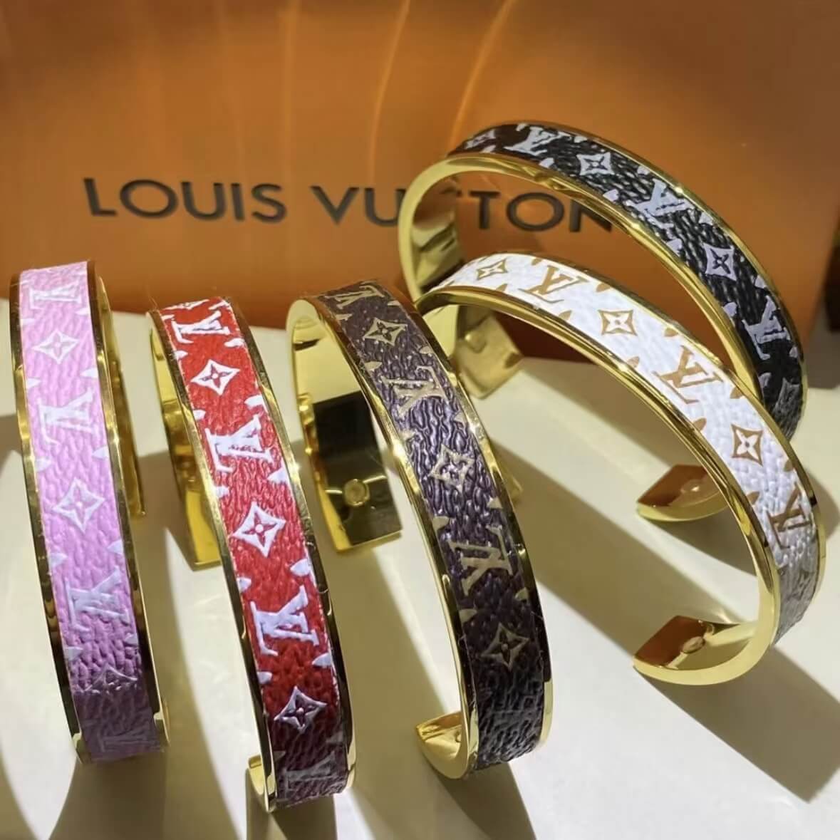 Classic Gold-Frame Leather Bangle