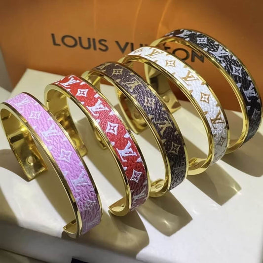 Classic Gold-Frame Leather Bangle