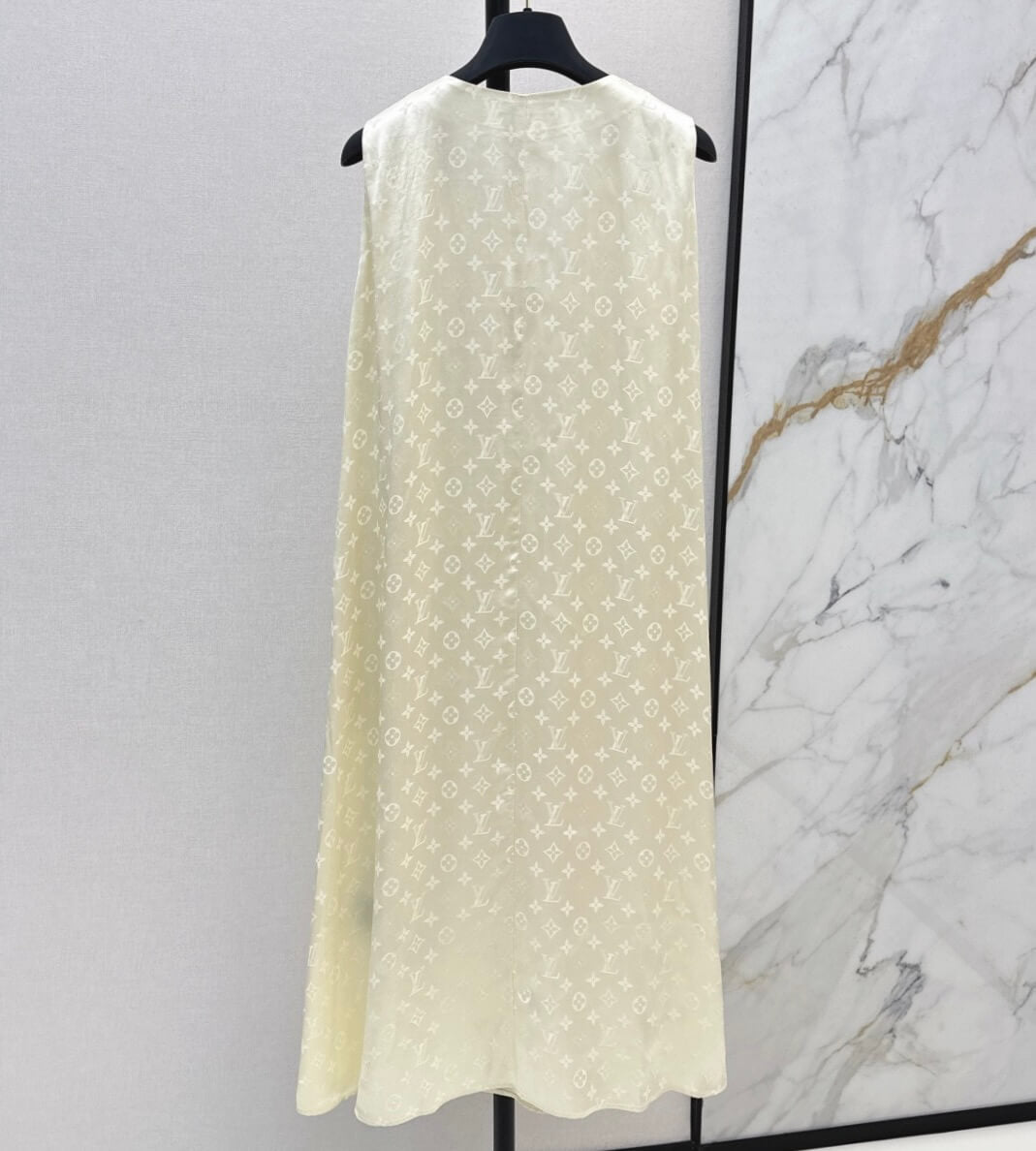 Retro-Chic V-Neck Zip Sleeveless Dress