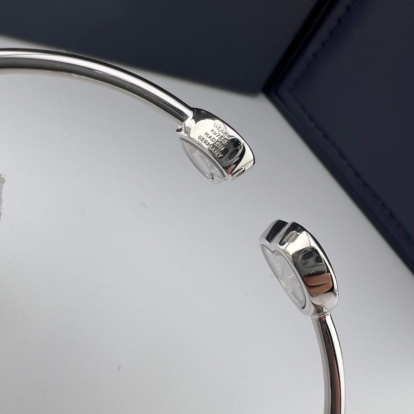 Chic Movable Diamond Heart Bracelet