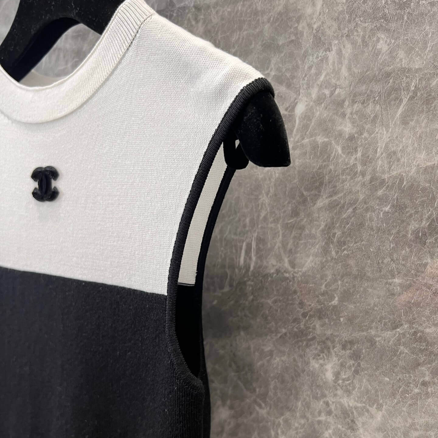 Patchwork Semi-High Neck Knit Vest