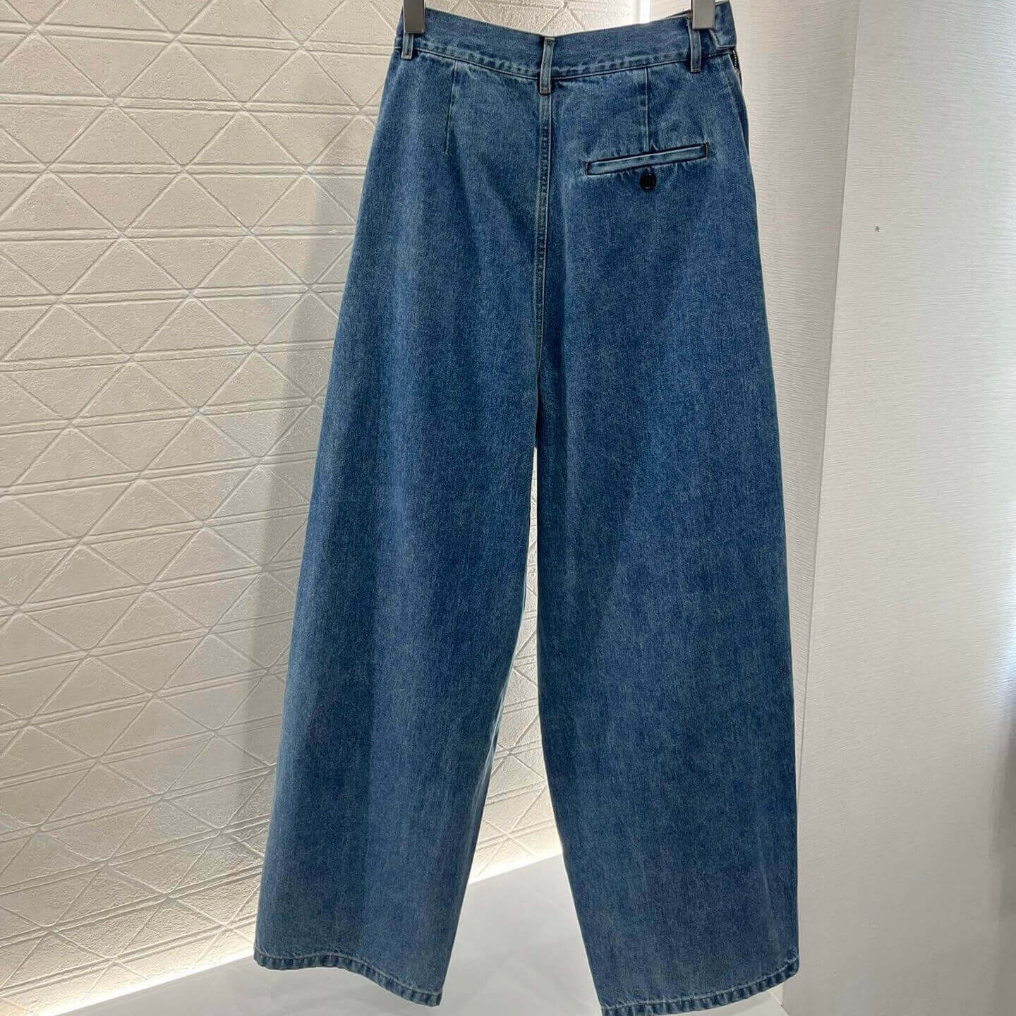 Leather Label Pleated Denim Pants