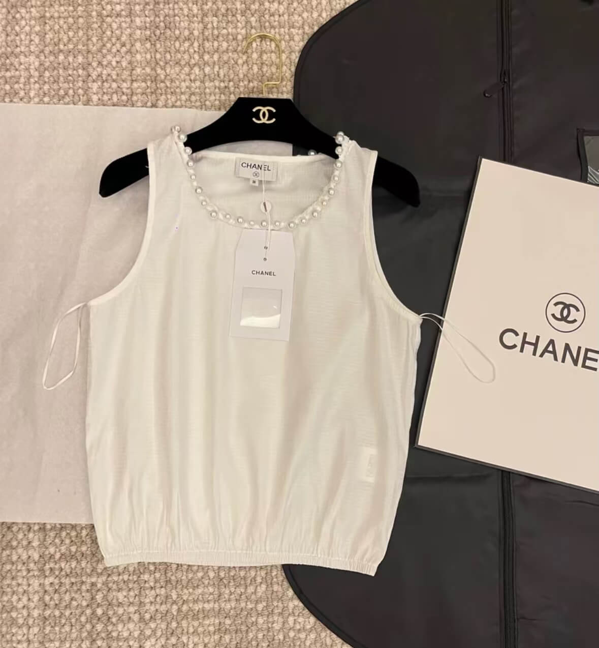 Classic Minimalist Pearl-Embellished Neckline Vest