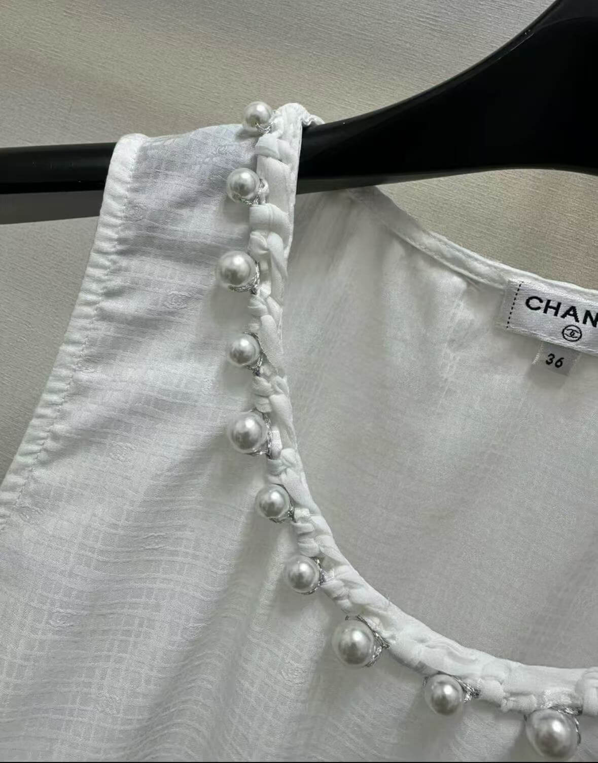 Classic Minimalist Pearl-Embellished Neckline Vest