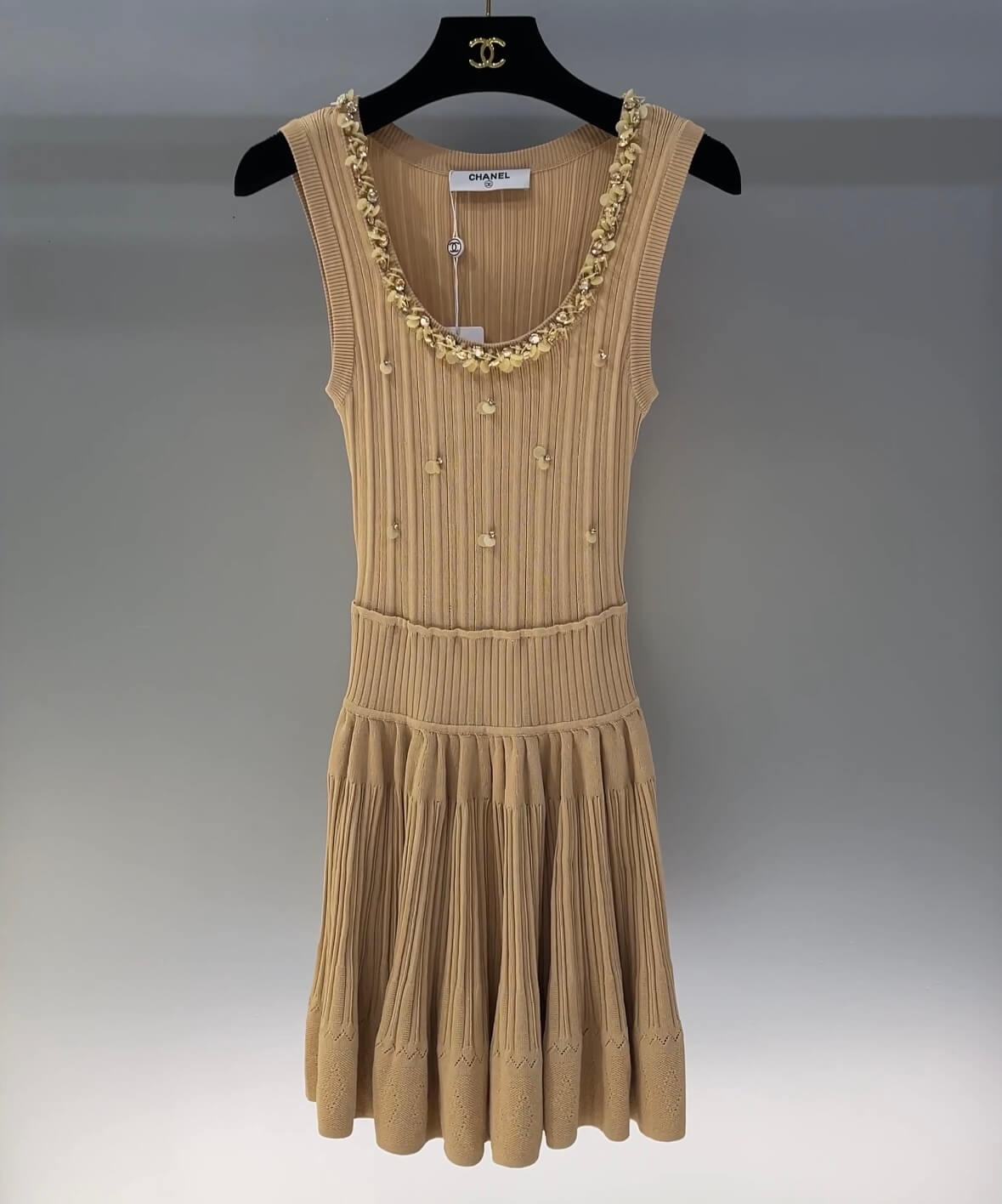Elegant Sequined Round-Neck Knit Vest Dress
