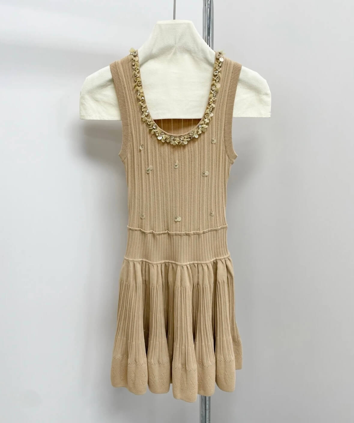 Elegant Sequined Round-Neck Knit Vest Dress