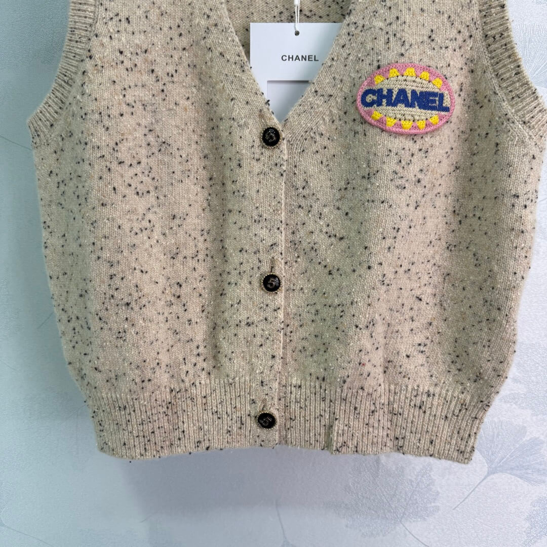 Sophisticated V-Neck Wool Knit Waistcoat