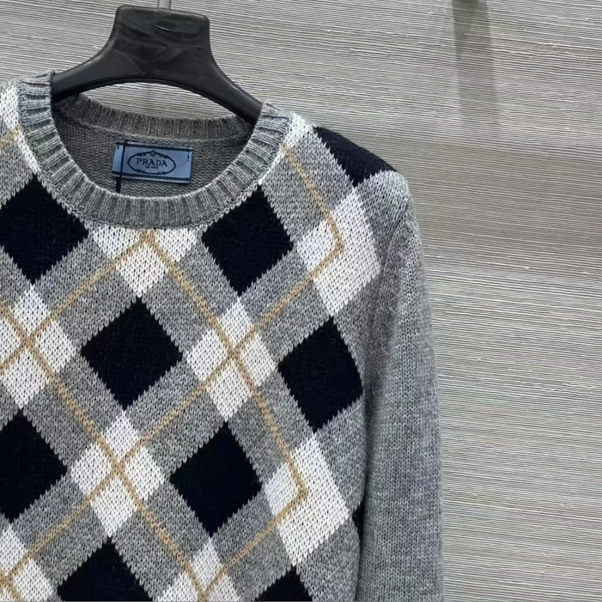 Classic Diamond Quilt Color-block Knit Long Sleeve