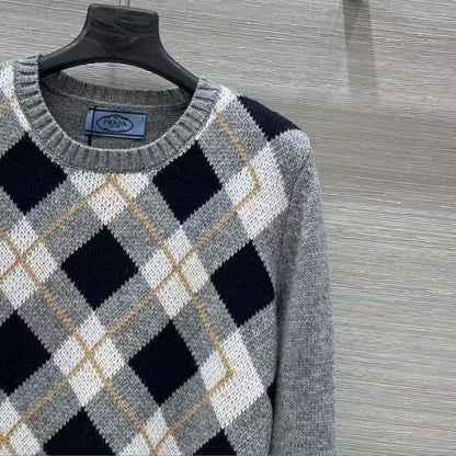 Classic Diamond Quilt Color-block Knit Long Sleeve
