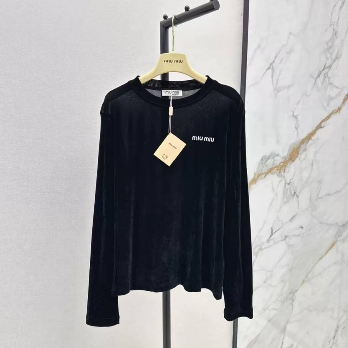 Minimalist Round Neck Velvet Base Layer Top