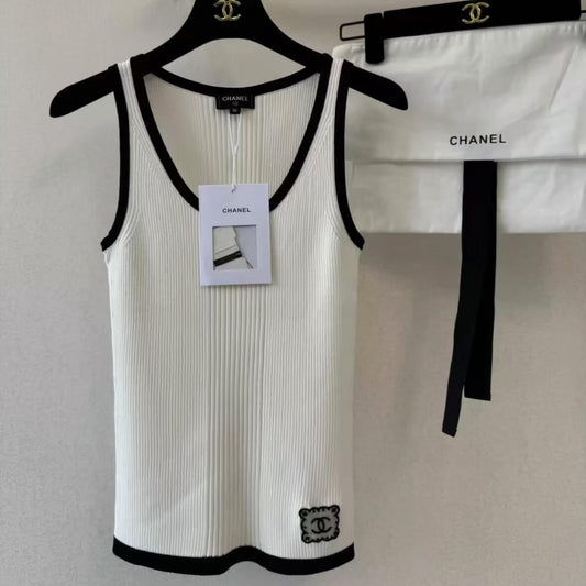 Color-Trimmed U-Neck Vest