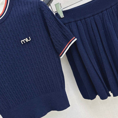 Versatile Preppy Set: Cropped Knit Top + Pleated Skirt