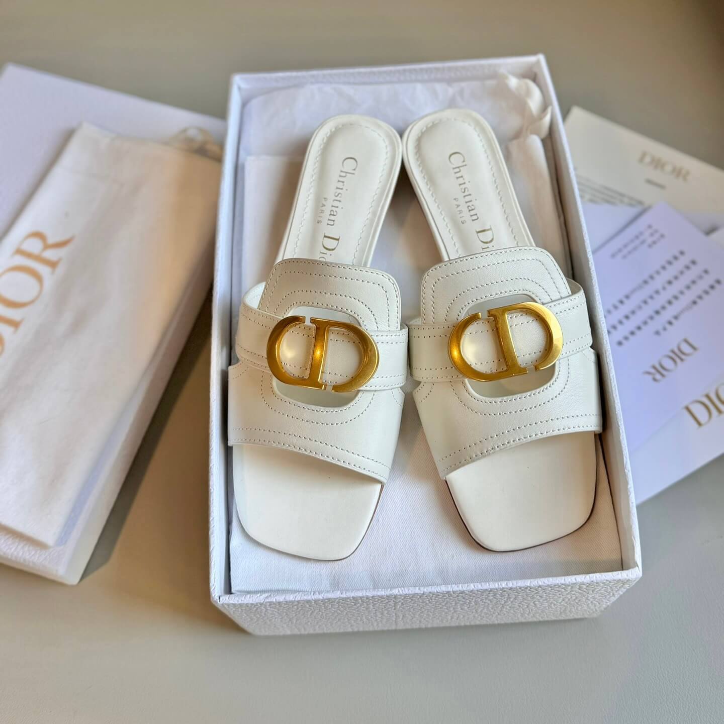Minimalist Premium Metal-Buckle Sandals