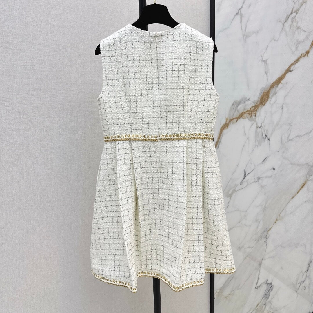 Classic Elegant Cropped Knit Dress