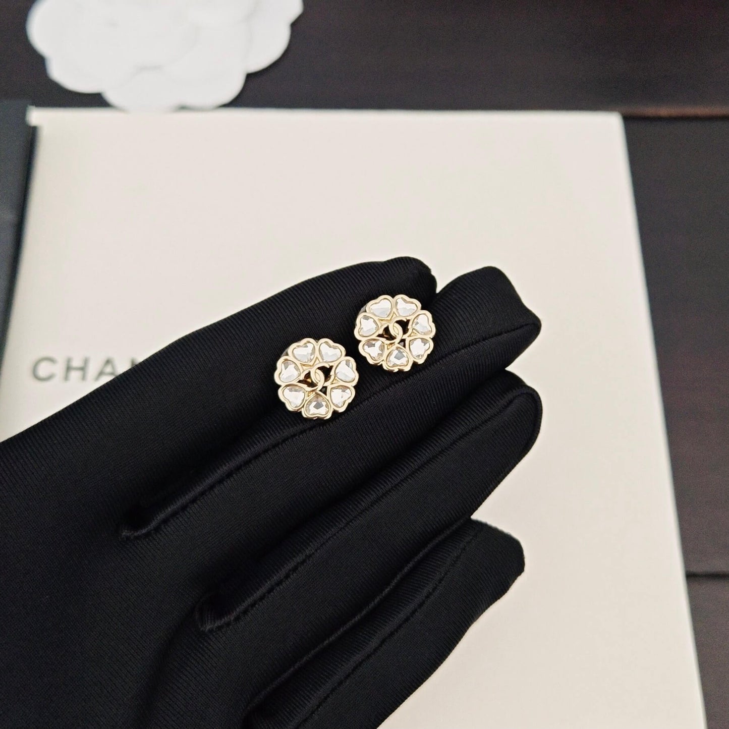 Chic White Diamond Heart Petal Stud Earrings
